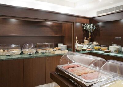 BREAKFAST ROOM