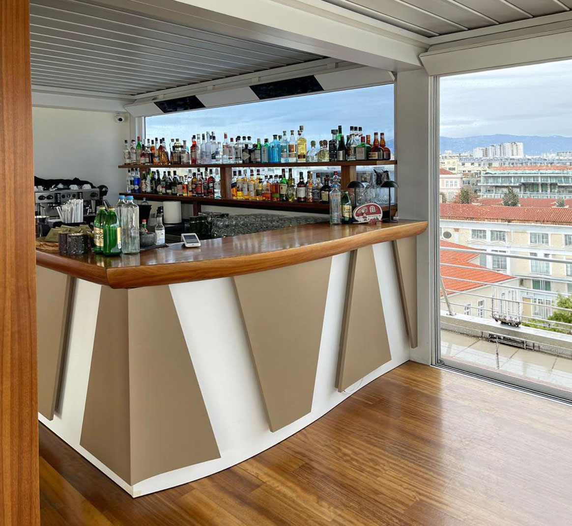 bar